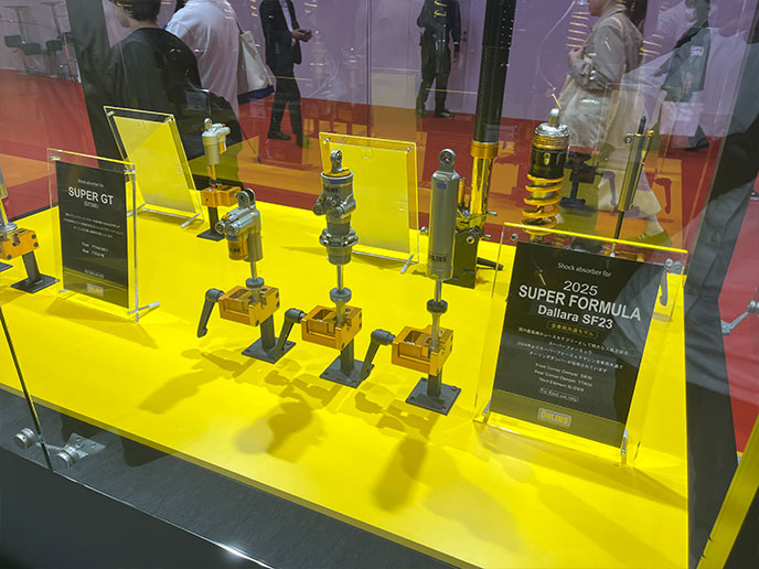 OHLINSのショックアブソーバー