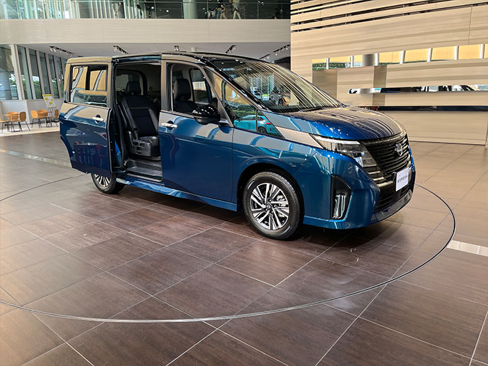 C28セレナのエクステリア