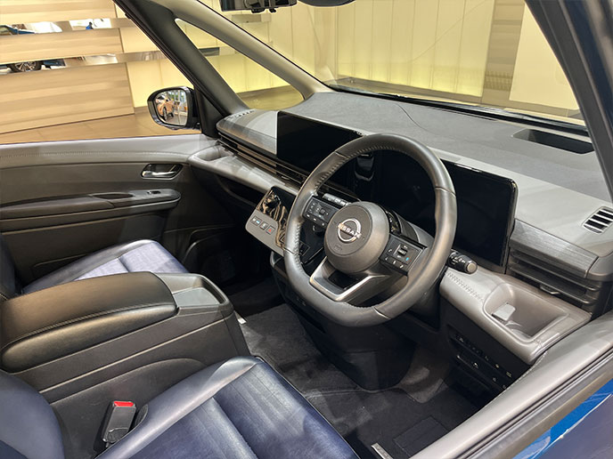 セレナ e-POWER ルキシオンのインストルメントパネル