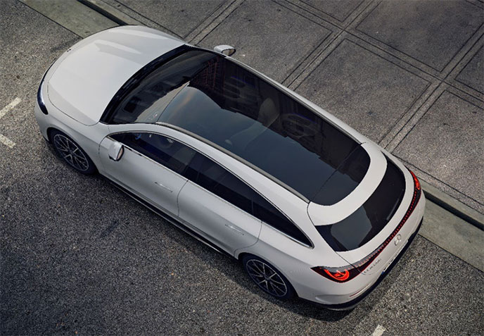 CLA with EQ Technologyのパノラミックルーフ