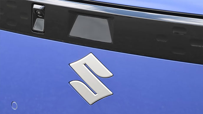 スズキ 新型e SKY の新しいSエンブレム
