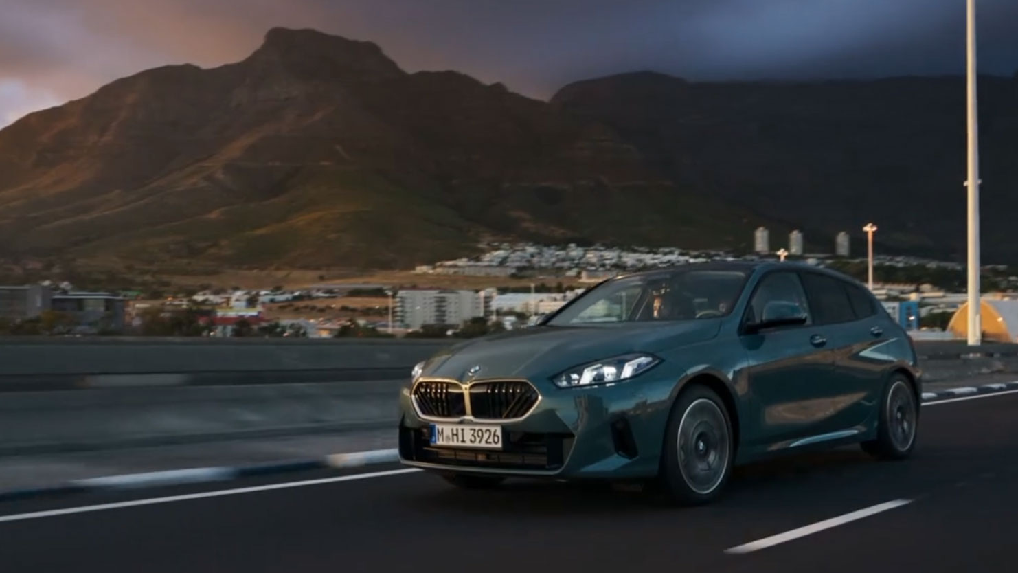 BMW1シリーズのモデルチェンジ情報：M135に限定車Apex Editionを50台設定 808万円から